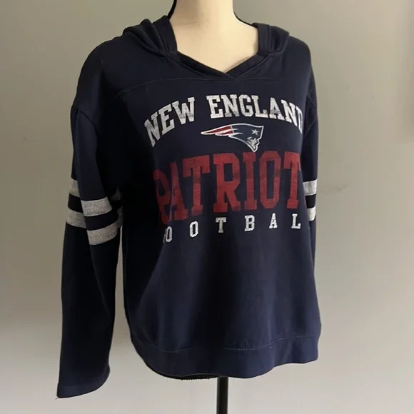 New England Patriots Bundle of 2 EUC - Picture 6 of 17